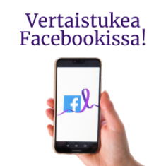 Käsi pitelee kännykkää, jonka näytöllä violetti tietoisuusnauha ja Facebookin logo. Yläpuolella lukee: Vertaistukea Facebookissa.
